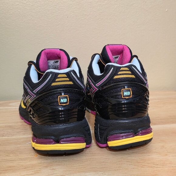 New Balance 1906R Neon Nights Black Pink M1906RCP Men's Size 9 Women's 10.5 - Picture 5 of 7